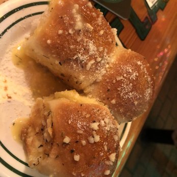 Flanigan's - Pinecrest - To die for garlic rolls - American Near Me - Miami, Florida
