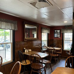 Red's Sandwich Shop - Inside