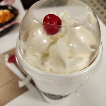 Steak ’n Shake - Chocolate shake - Fast Food Near Me - Springfield, Illinois Steak ’n Shake - Chocolate shake - Fast Food Near Me - Springfield, Illinois