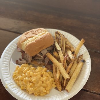 Buckingham Smokehouse Bar B Q - Regular Brisket - Barbeque Near Me - Springfield, Missouri
