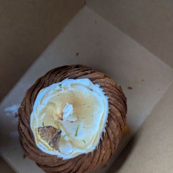Fondry - Yuzu meringue - Cafes Near Me - Los Angeles, California