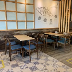 Yi Fang Taiwan Fruit Tea - Restaurant interior