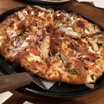 Straw Hat Pizza Grille - Pizza Near Me - Milpitas, California