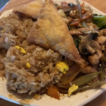 Iron Pony Saloon - Spicy Chicken - Dive Bars Near Me - Lakeville, Ohio Iron Pony Saloon - Spicy Chicken - Dive Bars Near Me - Lakeville, Ohio