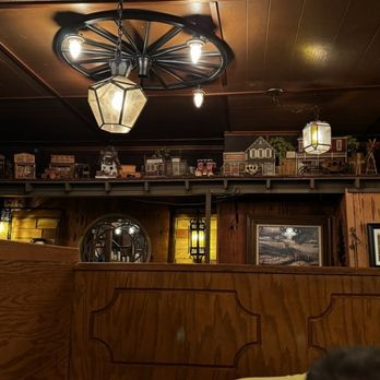 Charles Street Dinner House - Interior - New American Near Me - Mariposa, California
