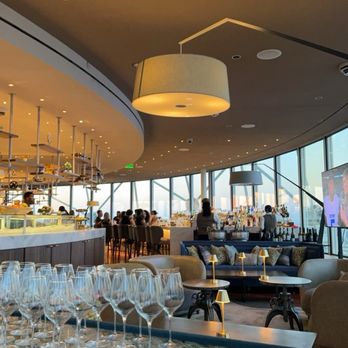 Crown Block - Lounge - Sushi Bars Near Me - Dallas, Texas