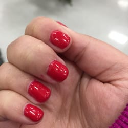 Paul Asta Hairstyling For Men & Women - The worst shellac manicure I have received. Shellac is all over me, nails are gloppy top coat looks like crap. Save your money.