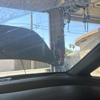 Valvoline Express Care - I'm sitting in my car in bay 2 while my oil is changed. - Oil Change Stations Near Me - Selma, California Valvoline Express Care - I'm sitting in my car in bay 2 while my oil is changed. - Oil Change Stations Near Me - Selma, California