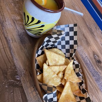 El Diablo Mexican Cuisine - Orange juice & complimentary chips with cinnamon and I think honey? SOOO good! - Breakfast & Brunch Near Me - Burien, Washington El Diablo Mexican Cuisine - Orange juice & complimentary chips with cinnamon and I think honey? SOOO good! - Breakfast & Brunch Near Me - Burien, Washington
