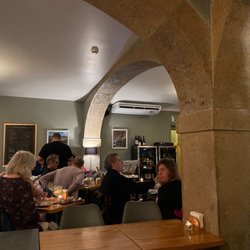 Grapes & Bites - Main dining area
