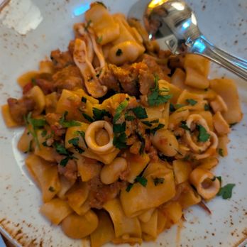 Scala Osteria - calamarata con calamari di Monterey - Italian Near Me - Napa, California Scala Osteria - calamarata con calamari di Monterey - Italian Near Me - Napa, California
