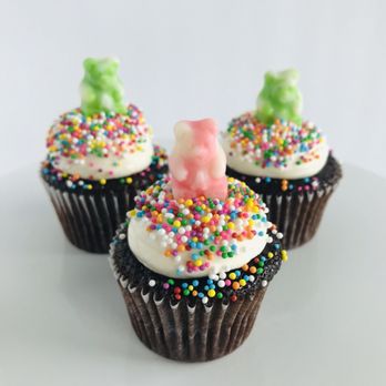 Sweet T's - Cupcake - Custom Cakes Near Me Sweet T's - Cupcake - Custom Cakes Near Me