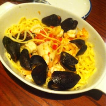 Red Lobster - Bay Harbor Lobster Bake w invisible lobsters. Otherwise very nice. - Seafood Near Me - Brea, California Red Lobster - Bay Harbor Lobster Bake w invisible lobsters. Otherwise very nice. - Seafood Near Me - Brea, California