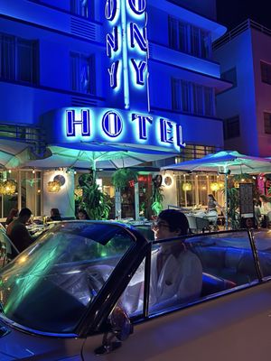 The Colony Hotel by null