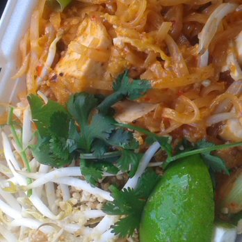 Yai's On Vermont - Pad Thai. Good. Not fishy. - Thai Near Me - Los Angeles, California