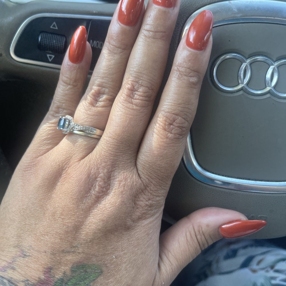 Almond shaped fall dip nails Almond shaped fall dip nails