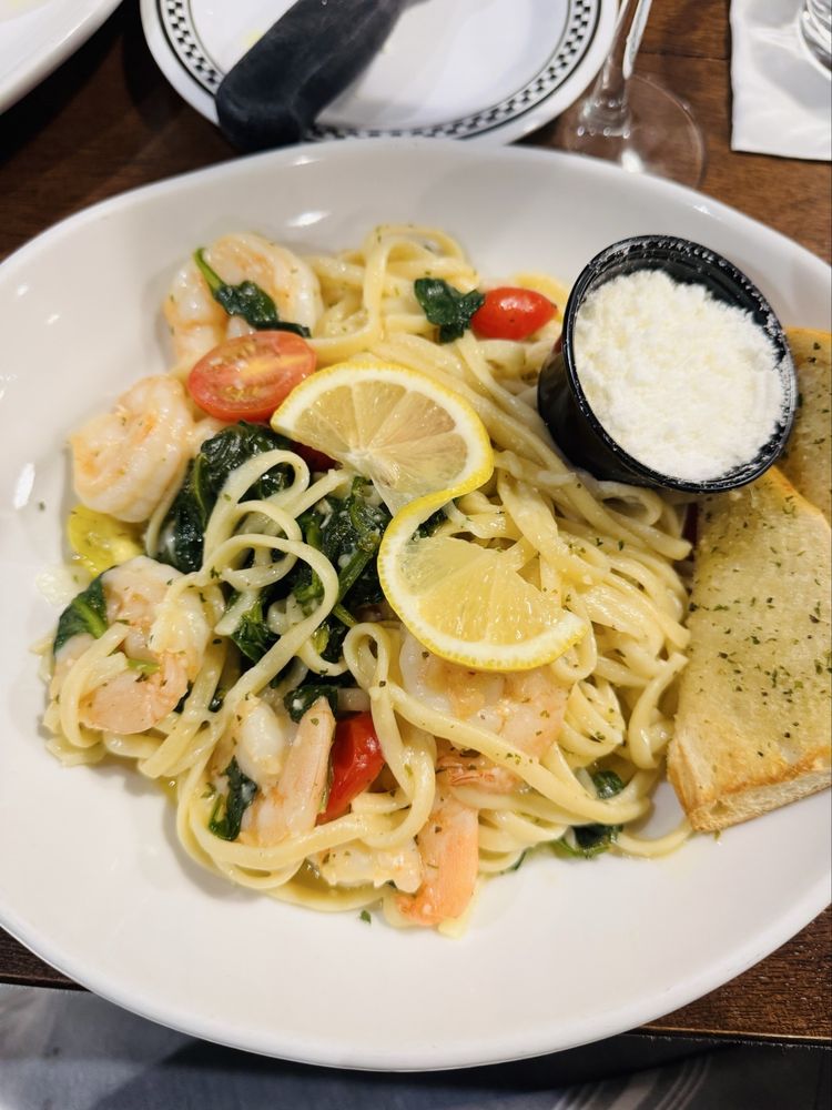Bailey's Bar & Grille