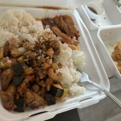 Lucky Teriyaki Restaurant - S4. Teriyaki Chicken & Cashew ChickenCombo