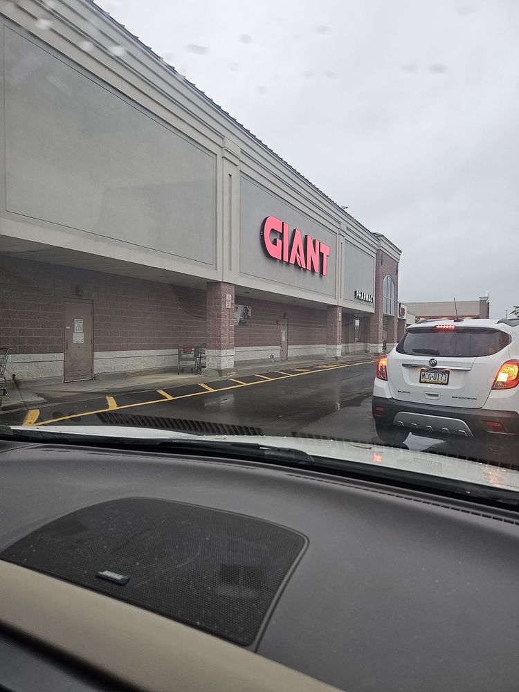 GIANT FOOD STORES Updated September 2024 13 Reviews 901 S West