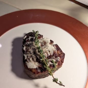 BoVine Steakhouse - 6 oz. Filet Mignon - Steakhouses Near Me - Winter Park, Florida BoVine Steakhouse - 6 oz. Filet Mignon - Steakhouses Near Me - Winter Park, Florida
