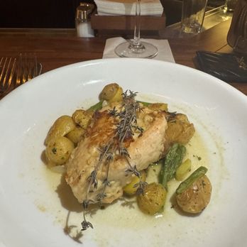 Seasons 52 - White Wine Braised Chicken - New American Near Me - Burlington, Massachusetts Seasons 52 - White Wine Braised Chicken - New American Near Me - Burlington, Massachusetts