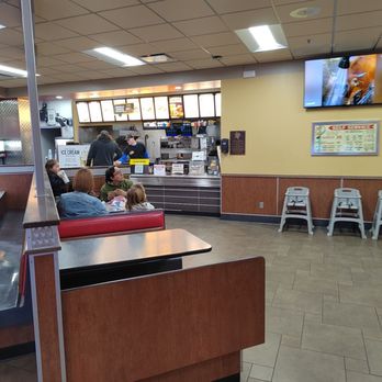 Carl's Jr - Dining Area - Burgers Near Me - Williams, Arizona