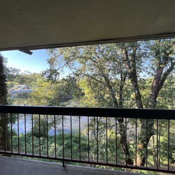 Riverside Inn - Beautiful view of the Rogue River - Hotels Near Me - Grants Pass, Oregon Riverside Inn - Beautiful view of the Rogue River - Hotels Near Me - Grants Pass, Oregon