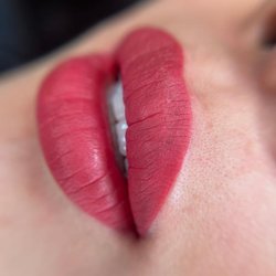 Bloom Beauty Studio - Photo