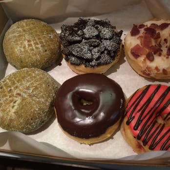Cafe Dulce - Green tea, Oreo, maple bacon, green tea, creamy, strawberry jelly - Coffee & Tea Near Me - Los Angeles, California