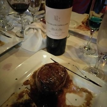 El Manchego Restaurant - Excellent food and wine Pago de Capellanes Crianza - Spanish Near Me - Miami, Florida