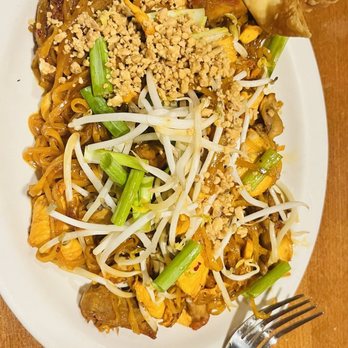 Takhrai Thai - Chicken Pad Thai Noodle - Thai Near Me - Poway, California Takhrai Thai - Chicken Pad Thai Noodle - Thai Near Me - Poway, California