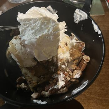 Table Six Kitchen + Bar - Brown butter butterscotch brownie - New American Near Me - North Canton, Ohio Table Six Kitchen + Bar - Brown butter butterscotch brownie - New American Near Me - North Canton, Ohio