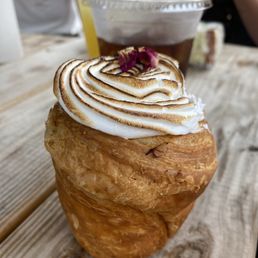Cruffin