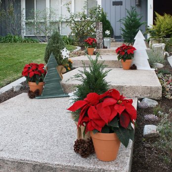 Homespun Long Beach - Holiday porch display. - Holiday Decorating Services Near Me Homespun Long Beach - Holiday porch display. - Holiday Decorating Services Near Me