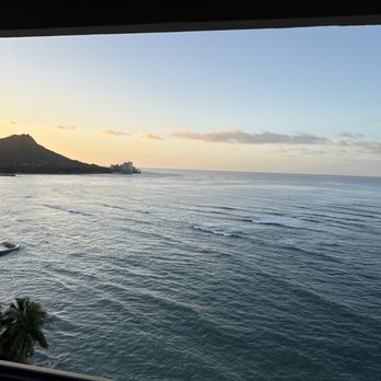 Sheraton Waikiki Beach Resort - Hotels Near Me - Honolulu, Hawaii