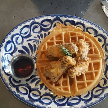Piggy's Kitchen & Bar - Chicken and waffles - Breakfast & Brunch Near Me - Houston, Texas