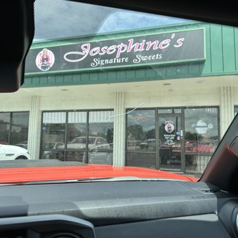 Josephines Signature Sweets - Front of store - Bakeries Near Me - Billings, Montana