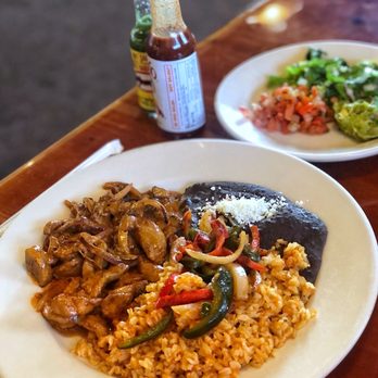 Bear Tooth Grill - Chipotle chicken (make your own) taco plate FAV! - Mexican Near Me - Anchorage, Alaska