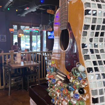 Lost Pizza Co. - Mobile Midtown - Chicken Wings Near Me - Mobile, Alabama
