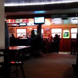 Caddyshak Inn - Restaurant interior and view of the bar area