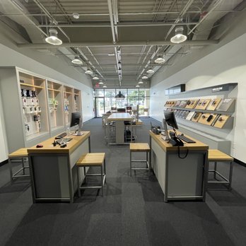 Verizon Authorized Retailer - Wireless Zone - Mobile Phones Near Me - Naples, Florida Verizon Authorized Retailer - Wireless Zone - Mobile Phones Near Me - Naples, Florida