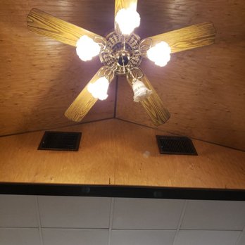 Fred's Frozen Custard & Grill - Ceiling - Burgers Near Me - Milwaukee, Wisconsin