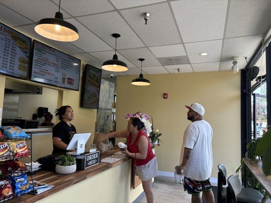 Banh Mi Land by null