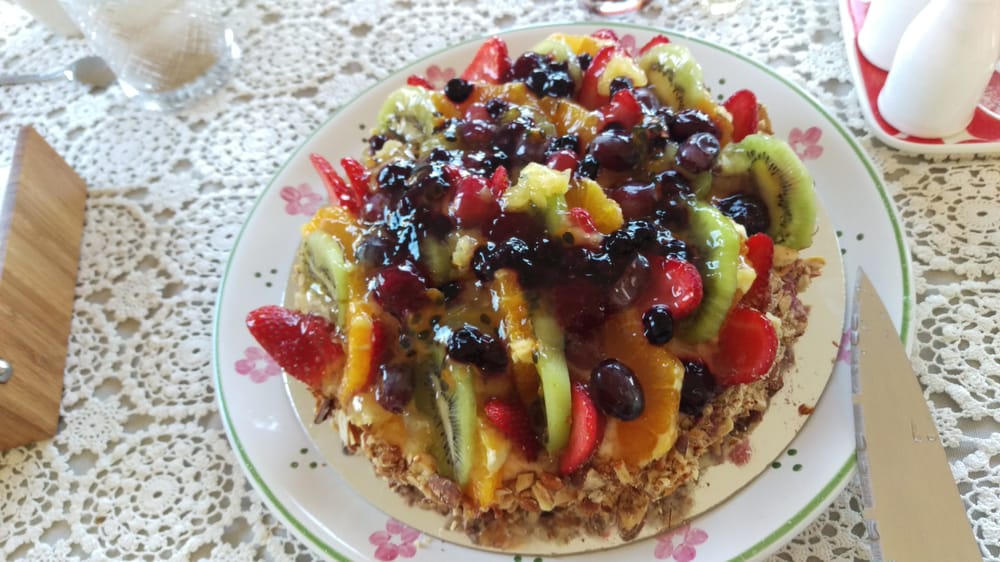 ARNOLD’S SWISS HOME MADE CAKES Updated September 2024 42 Bell St