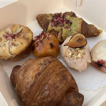 L'Appartement 4F - Bakeries Near Me - Brooklyn, New York
