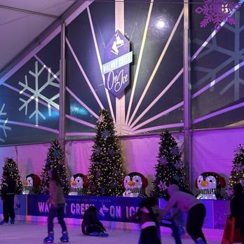 Walnut Creek On Ice - inside ambiance - Skating Rinks Near Me - Walnut Creek, California Walnut Creek On Ice - inside ambiance - Skating Rinks Near Me - Walnut Creek, California