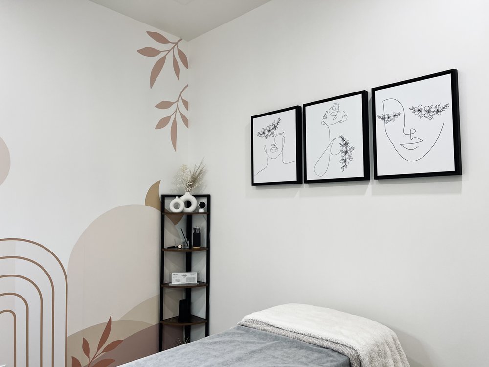 Modern Lash Look Logo