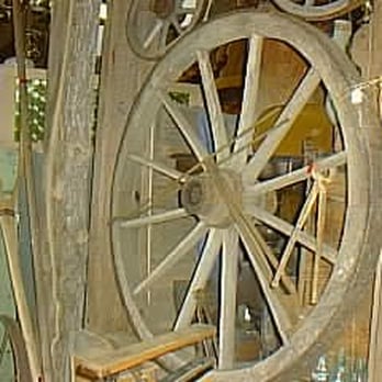 Holly Hill Antiques - We sell primitives - Antiques Near Me - Gloucester, Virginia Holly Hill Antiques - We sell primitives - Antiques Near Me - Gloucester, Virginia