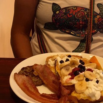 Vanta Cafe - French toast - Breakfast & Brunch Near Me - Wailuku, Hawaii