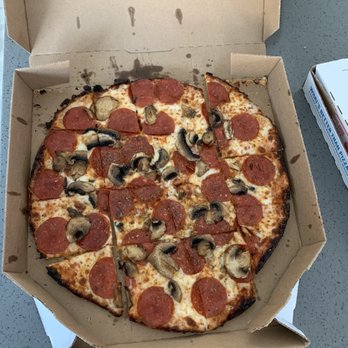 Domino's Pizza - Mushroom and pepperoni pizza - Pizza Near Me - Tujunga, California Domino's Pizza - Mushroom and pepperoni pizza - Pizza Near Me - Tujunga, California